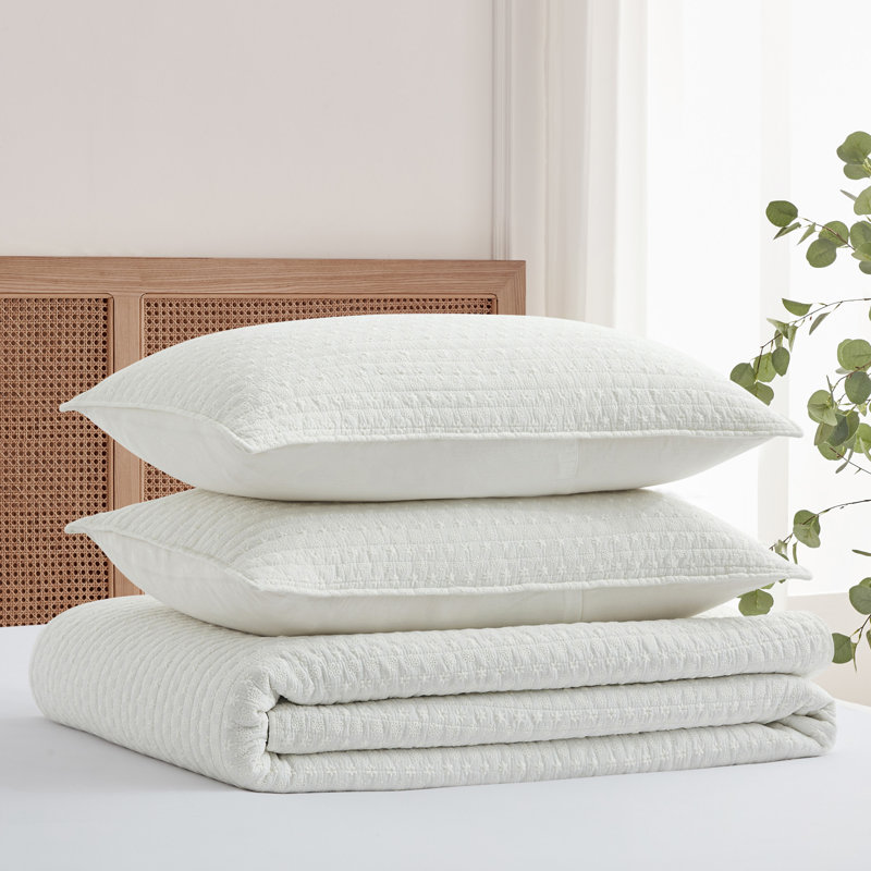 Waubun Quilt Set, King Quilt + 2 Euro Shams