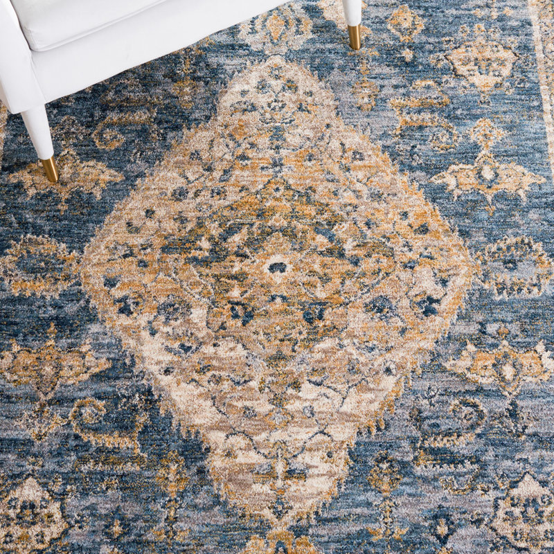 Valencia Performance Oriental Rug, Round 6'4"
