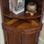 Armoire de coin en bois massif brun