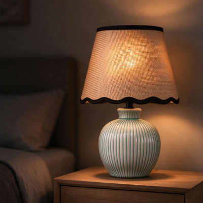 Lampe de table 12,9 "en céramique verte avec abat-jour en rotin réglable, ampoule incluse