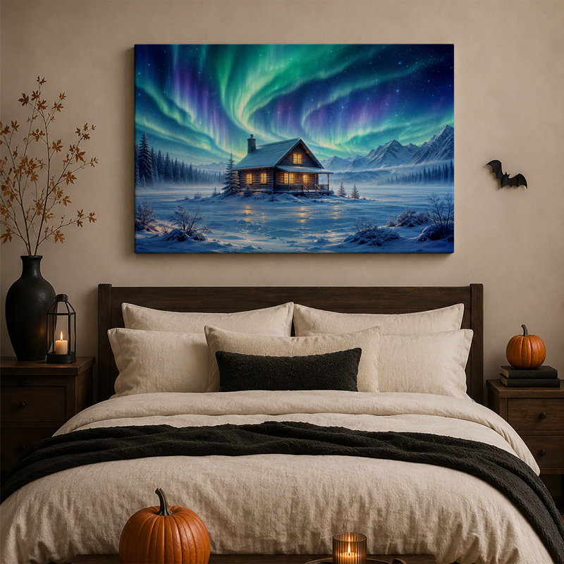 Cabane en bois rond illuminée sous une aurore boréale verte pour l'Halloween - Toile murale, H 24 po x l 36 po