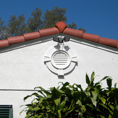 Round Gable Vent with Keystones, Functional