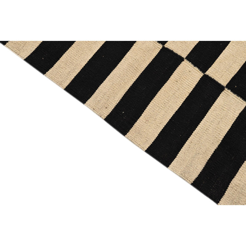 Tapis noir et blanc 2 pi x 4 pi
