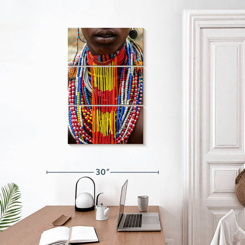 Femme Leisha Arbore Tribe, H 70 po x l 20 po