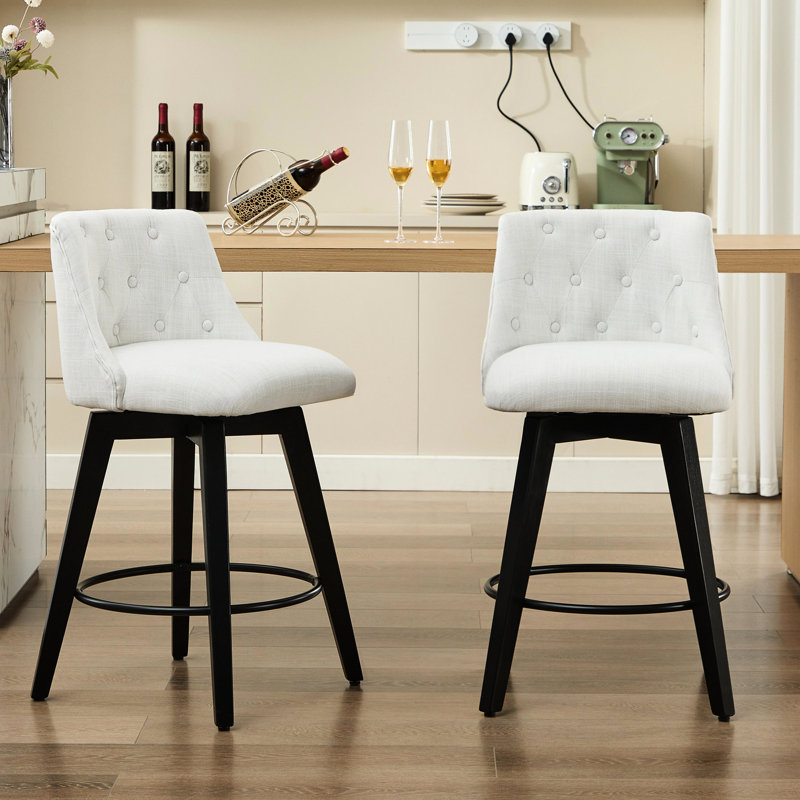 Tabourets de bar pivotants 25 po de 25 po à hauteur de comptoir moderne avec revêtement en tissu de lin et dossier capitonné. Fabrication en bois massif pivotant à 360 °. Pieds réglables pour les planchers inégaux. Cuisine blanche