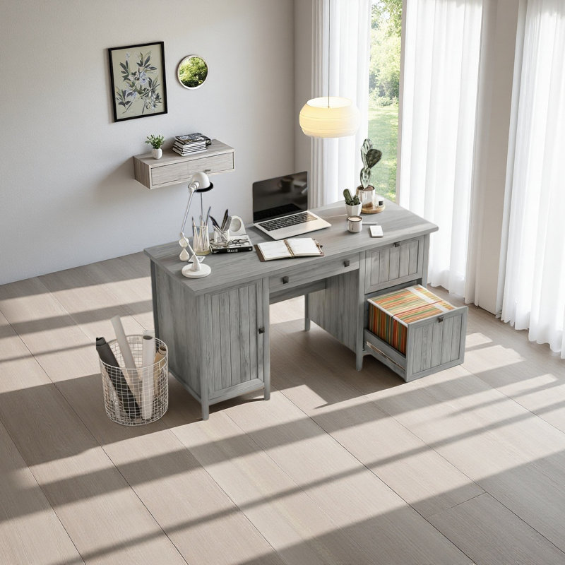 Bureau d'ordinateur de bureau rétro