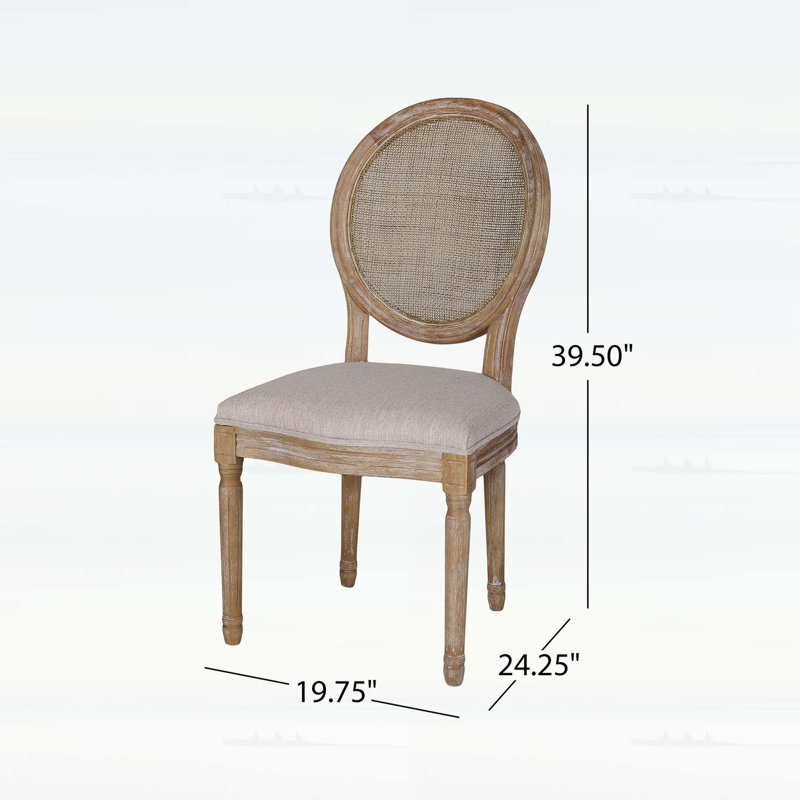 Chaise de salle à manger d'inspiration vintage avec dossier en osier et pieds en bois d'hévéa, parfaite pour des intérieurs intemporels et écologiques.