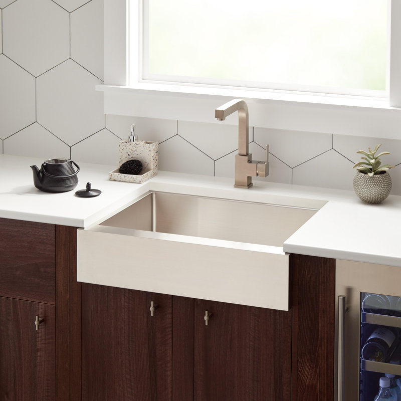 Hazelton 27" L Farmhouse / Apron Kitchen Sink
