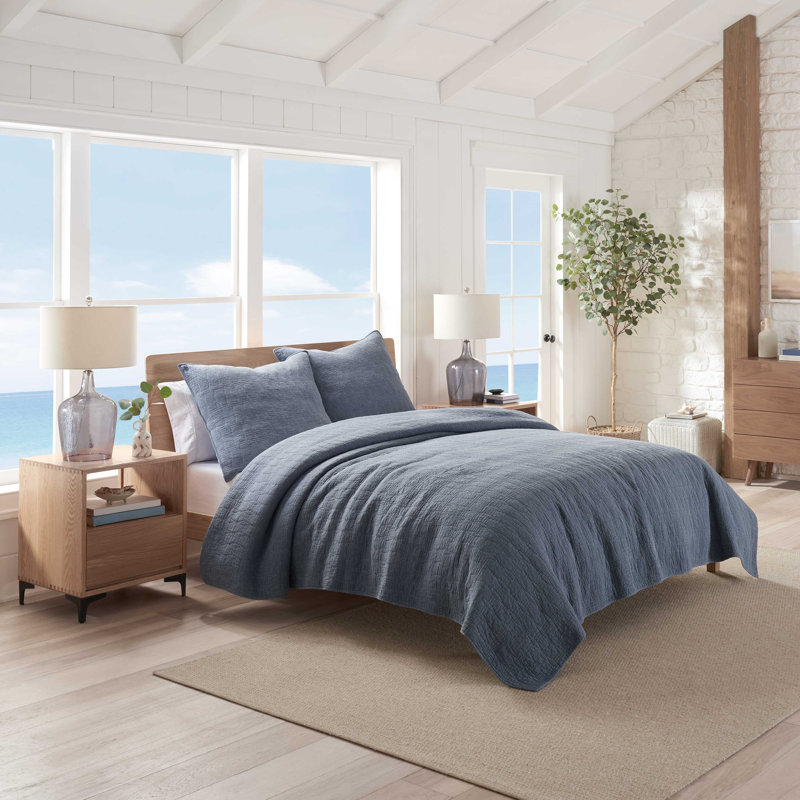 Southern Tide Laurel Grove Navy Quilt, Twin