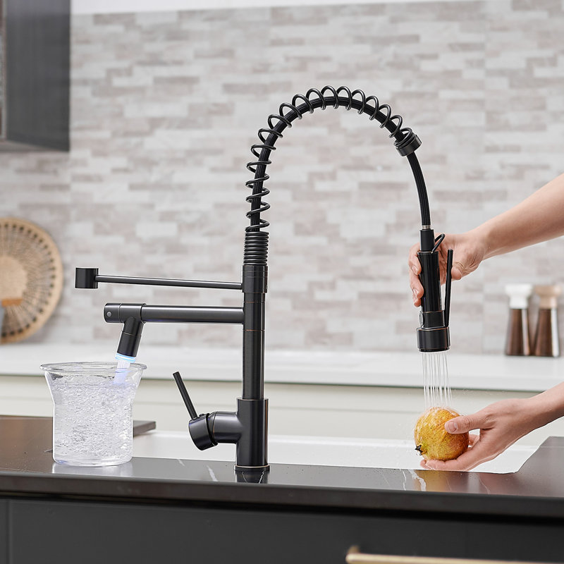 Robinet de cuisine à DEL rétractable, bronze huilé, poignée simple, utilisation efficace de l'eau couleur bronze, utilisation polyvalente