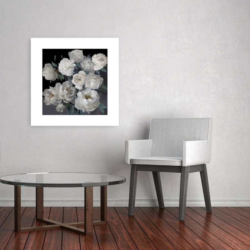 Brilliant White Peonys, reproduction d'art contemporain délicat et abstrait, 32" H x 32" W