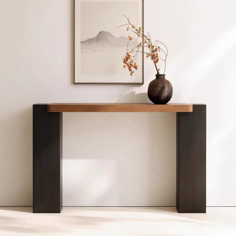 Console en bois massif de style médiéval., H 29,5 po x l 62,9 po x P 13,7 po