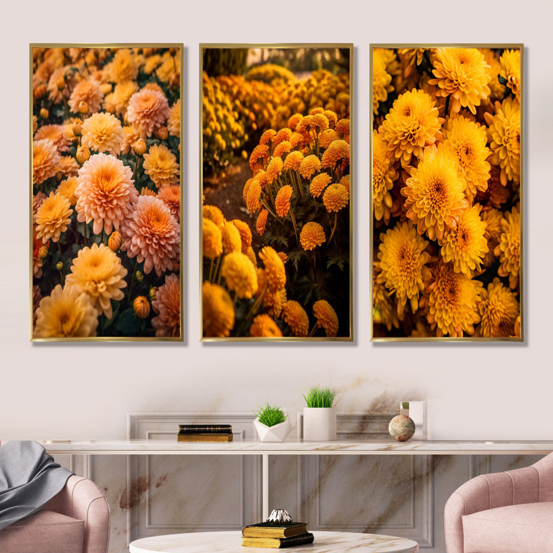 Champ de chrysanthèmes jaunes au lever du soleil, Cadre flottant doré, H 32 po x l 48 po