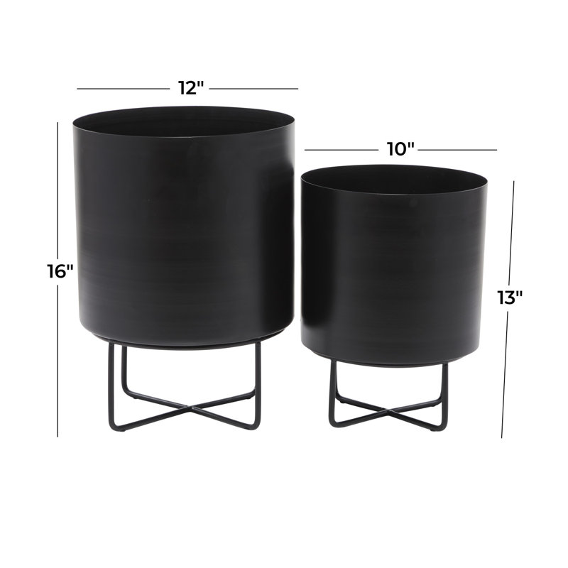 Ensemble de pots à fleurs modernes en fer 2 pièces CosmoLiving par Cosmopolitan, Noir