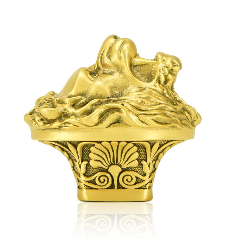 LION IN WINTER KNOB FLORENTINE, Museum Gold