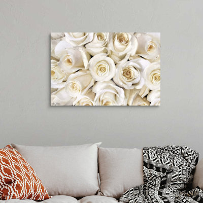 Reproduction de photo sur toile « Top View-roses blanches » par Lori Deiter