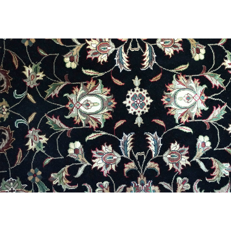Intricately Oriental Area Rug, Rectangle 5' x 7'