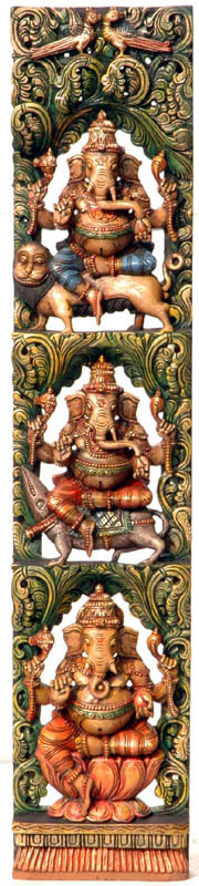Trois panneaux verticaux Ganesha avec paons