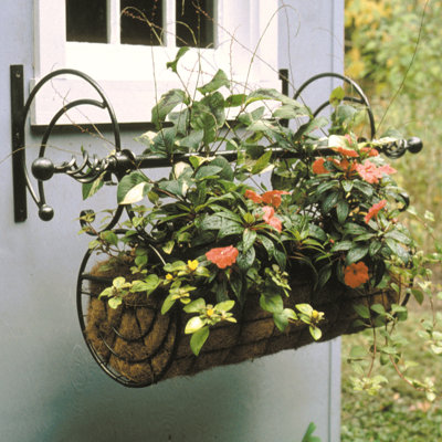 Brazell Metal Wall Planter