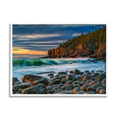 «Rolling Waves Beach Rocks Coast» par Rick Berk - photographie à cadre flottant sur bois