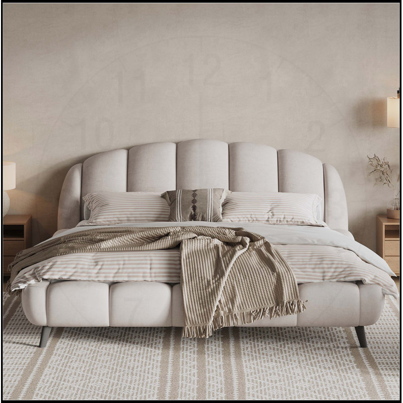 Très grand lit plateforme tapissier en chenille avec tête de lit, pied de lit et coquille épaisse pour un confort élégant