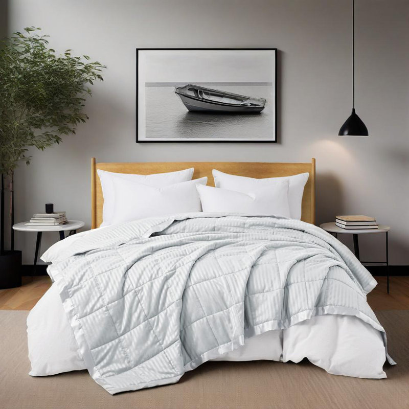 Couette légère avec bordure en satin, Très grand lit, Gris foncé