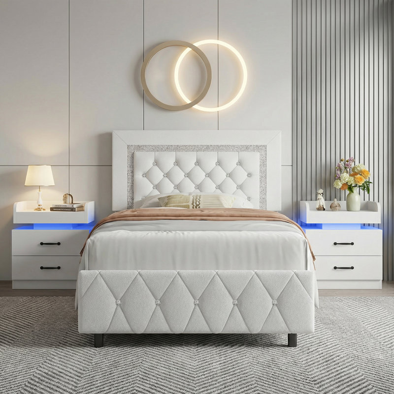 Ensemble de chambre à coucher 3 pièces, avec lit plateforme capitonné en similicuir et table de chevet DEL, Blanc, Simple