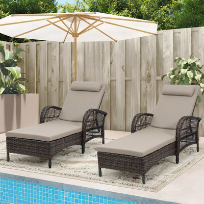 Outdoor Wicker Chaise Lounge Chairs Set Of 2, Patio Rattan Lounger With Armrest, Adjustable 6-Level Backrest And Pillow, All Weather Pool Sunbathing Reclining Chairs For Deck Yard, Beige