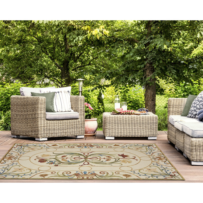 Kincaid Dream Garden Indoor/Outdoor Area Rug, Rectangle 4'10" x 7'6"