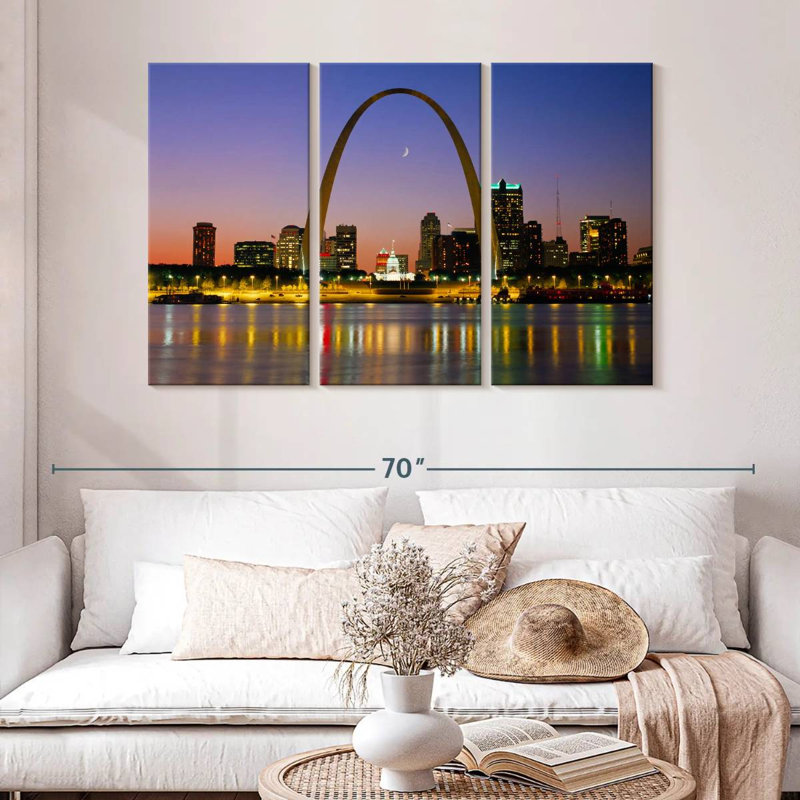 Rorry Gateway Arch At Twilight, 32" H x 50" W