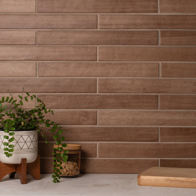 Carreau de mur et de plancher en porcelaine émaillée mate 2 po x 16 po Adobe