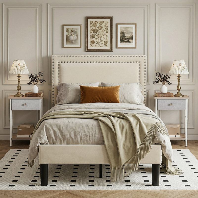 Ensemble de chambre en velours capitonné avec lit et 2 tables de chevet, aucun lit plateforme tapissier requis, Beige/Brown