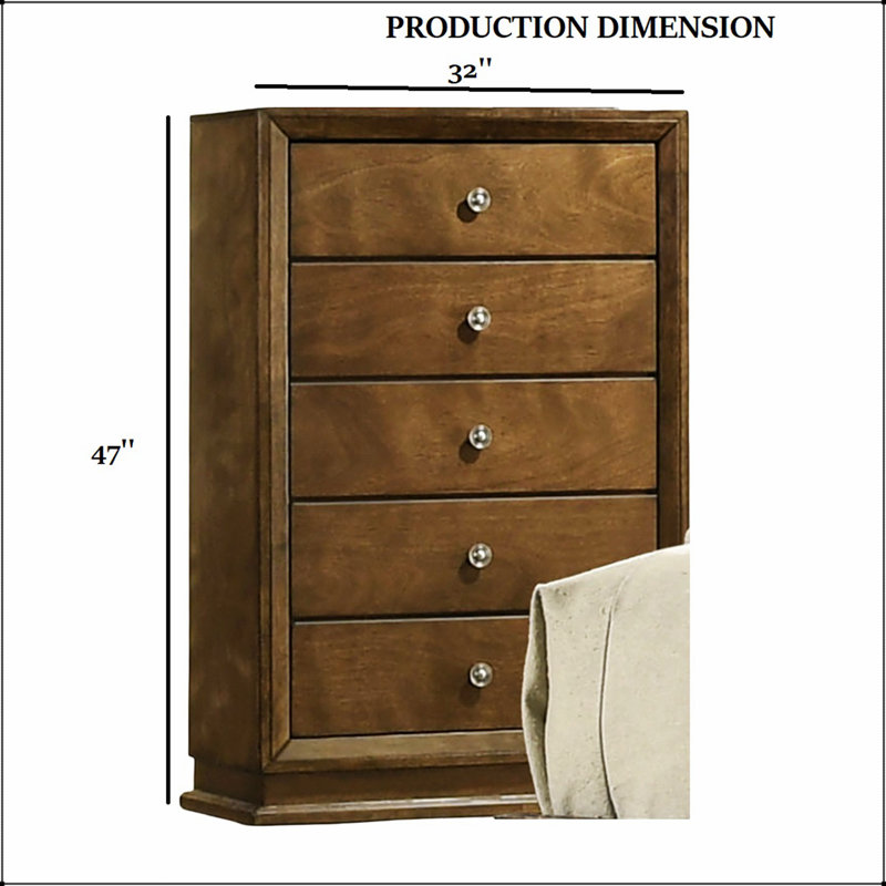 Commode 5 tiroirs style transitionnel avec queue d'aronde anglaise, boutons en métal et riche finition noyer pour un rangement élégant