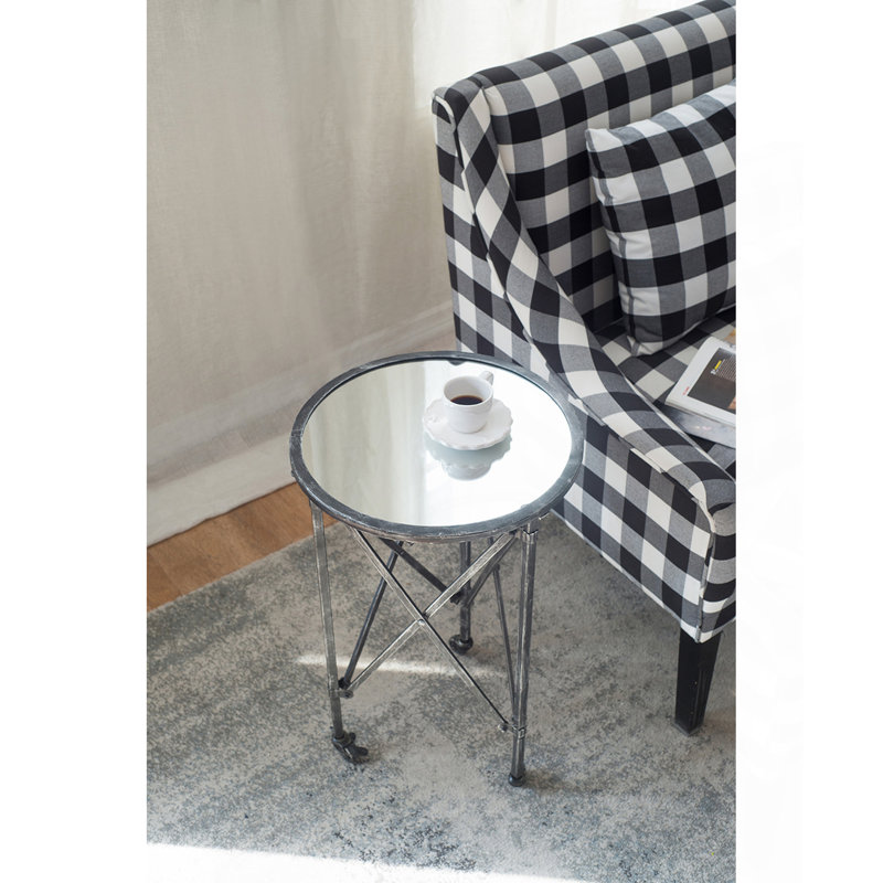 Table d'appoint Gilbert D17 x 26,5 po