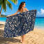1 serviette de plage à motif floral bleu marine avec imprimé botanique blanc délicat. Grande microfibre, idéale pour la natation, les voyages et le camping, unisexe.