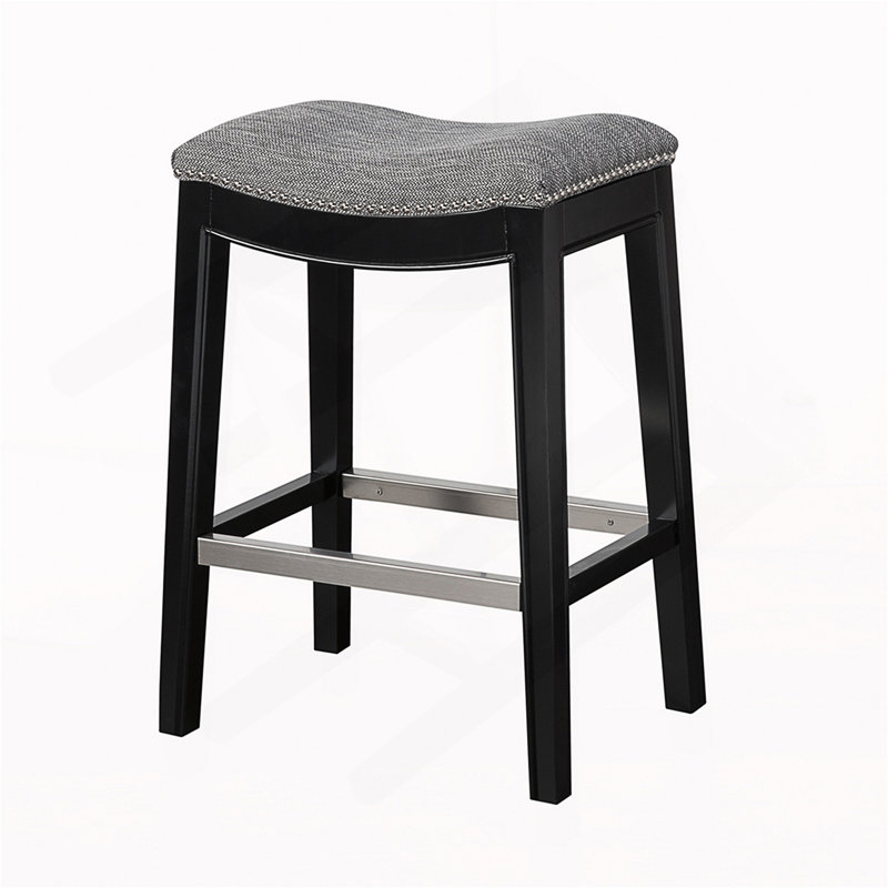 Tabouret de comptoir Saddle avec siège confortable et pieds en bouleau durable, parfait pour les cuisines et les bars modernes