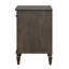 Table de chevet en chêne brun vieilli d'inspiration française avec tablette ouverte et tiroir, parfaite pour le rangement élégant de la chambre à coucher-655588415