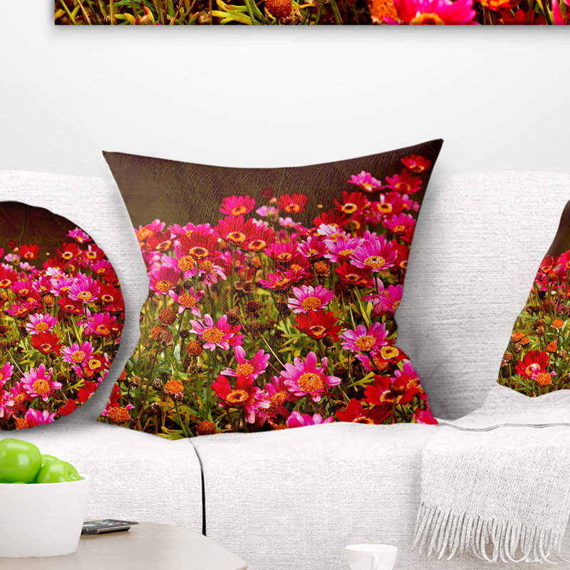 Petites photos de fleurs rouges au printemps - coussin à imprimé floral, 18 po x 18 po, Coussin décoratif