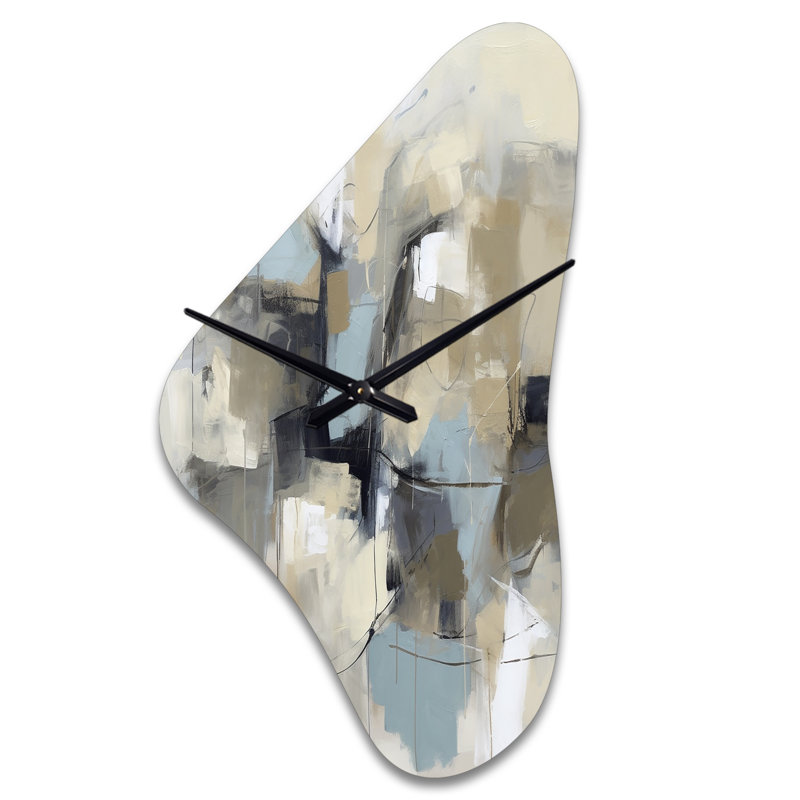 Beige et gris - Créature sans limite I - peinture abstraite, horloge murale en métal de forme irrégulière, horloge murale asymétrique moderne