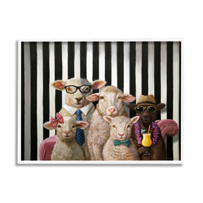 «Traditional Sheep Family Portrait» par Lucia Heffernan - Impression sur toile