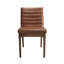 Chaises de salle à manger confortables en polyester avec structure en bois pour des sièges confortables et élégants, parfaites pour les cuisines familiales et les salles à manger.