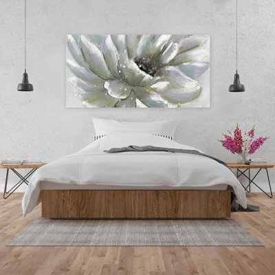 White chrysanthemum - Contemporary Canvas for Home Decor