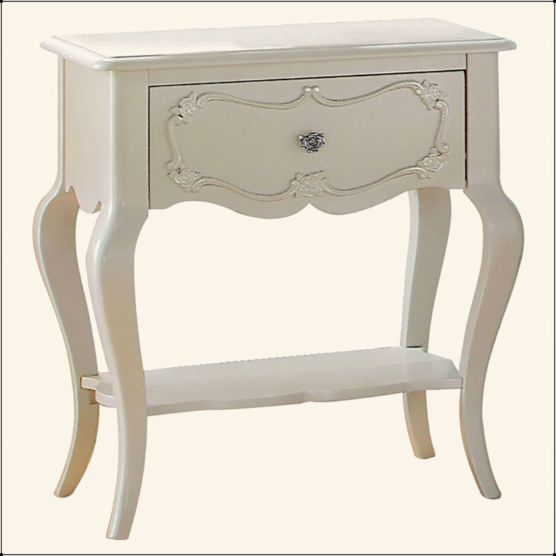 Charmante table de chevet en bois avec des sculptures complexes et un design fonctionnel