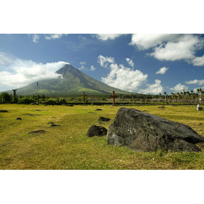" Mayon Volcano "