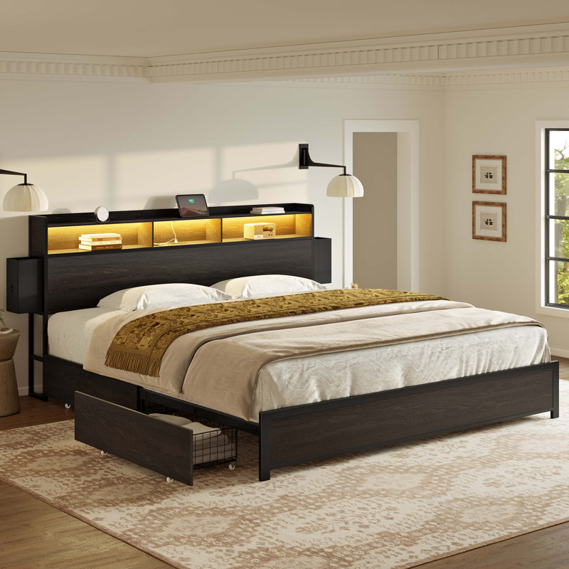 Lit Livia King avec 2 tiroirs sous le lit, lit plateforme moderne avec station de recharge et éclairage DEL, tête de lit avec rangement, 2 tiroirs de chevet et étagères ouvertes, noir