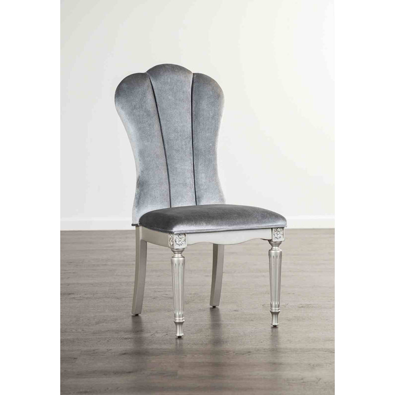 Chaise de salle à manger à sièges cannelés à finition cannelée argentée et gris clair, Gris clair, Argent argent