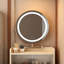 Ensemble de coiffeuse 3 en 1 avec miroir et lumière, petit ensemble de coiffeuse avec station de recharge, 2 tiroirs et espace de rangement ouvert, avec tabouret rembourré, bureau de coiffeuse compact
