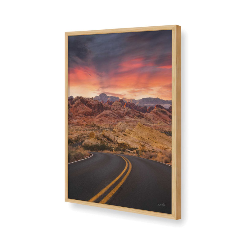 «Sunset Valley Road» par Martin Podt, reproduction d'art, L 8 po x H 12 po, Tanné, Impression encadrée