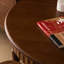 Table de salle à manger brune ronde en bois massif-886072606