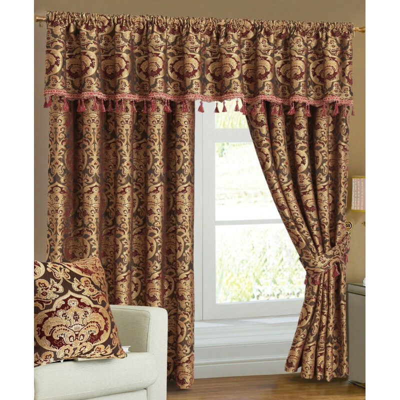 Hefley Curtain, 117 W x 137 D cm, Burgundy
